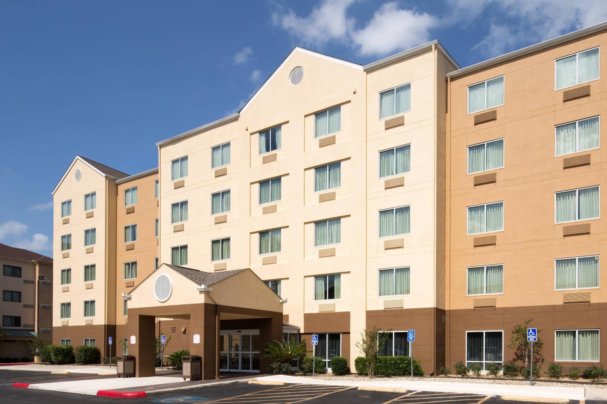 Fairfield Inn & Suites By Marriott San Antonio Airport/North Star Mall Exterior foto