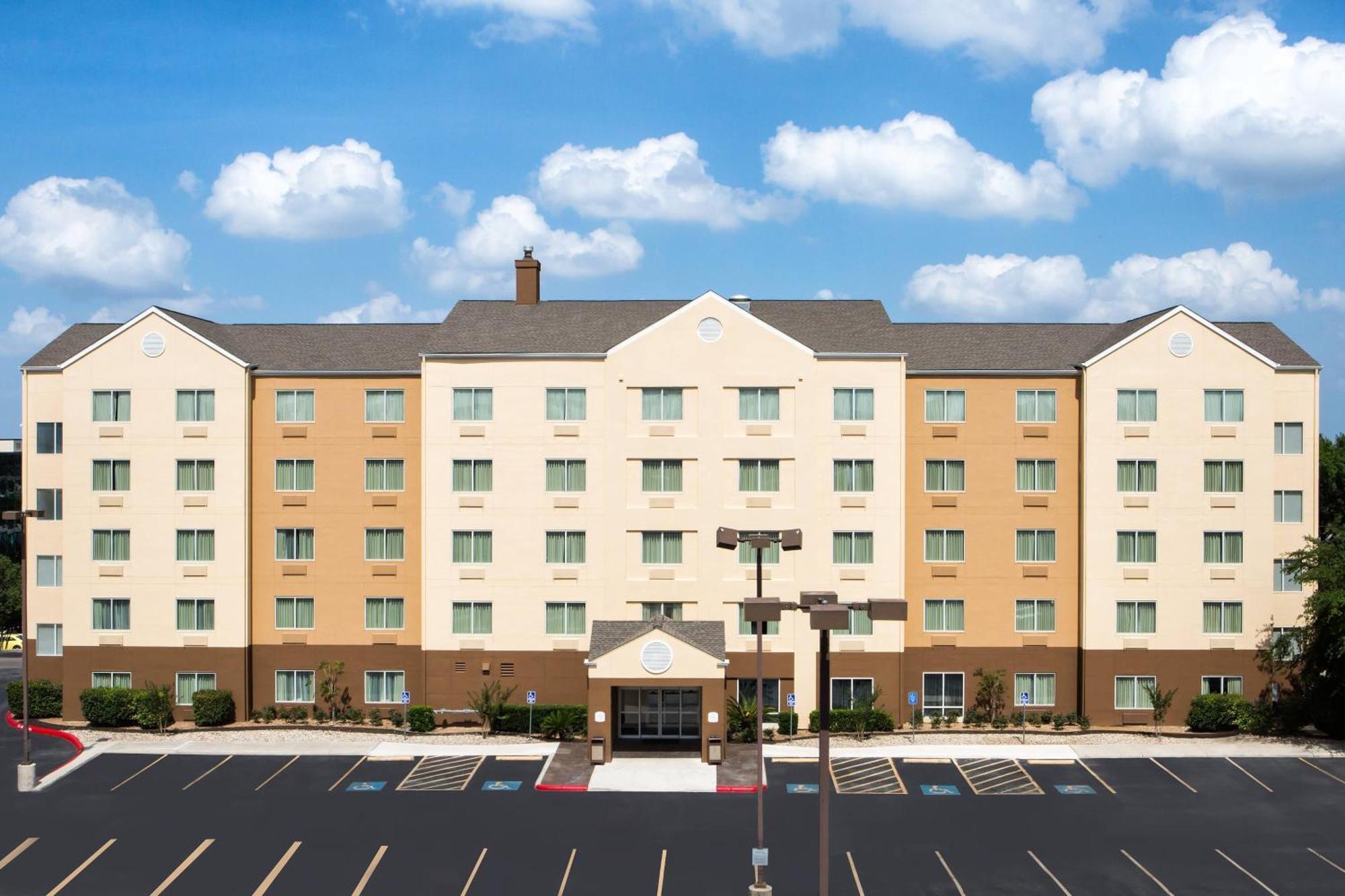 Fairfield Inn & Suites By Marriott San Antonio Airport/North Star Mall Exterior foto