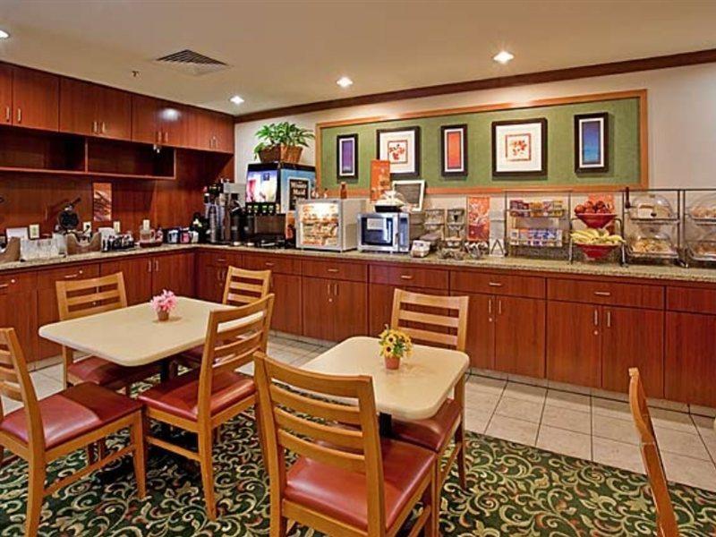 Fairfield Inn & Suites By Marriott San Antonio Airport/North Star Mall Exterior foto